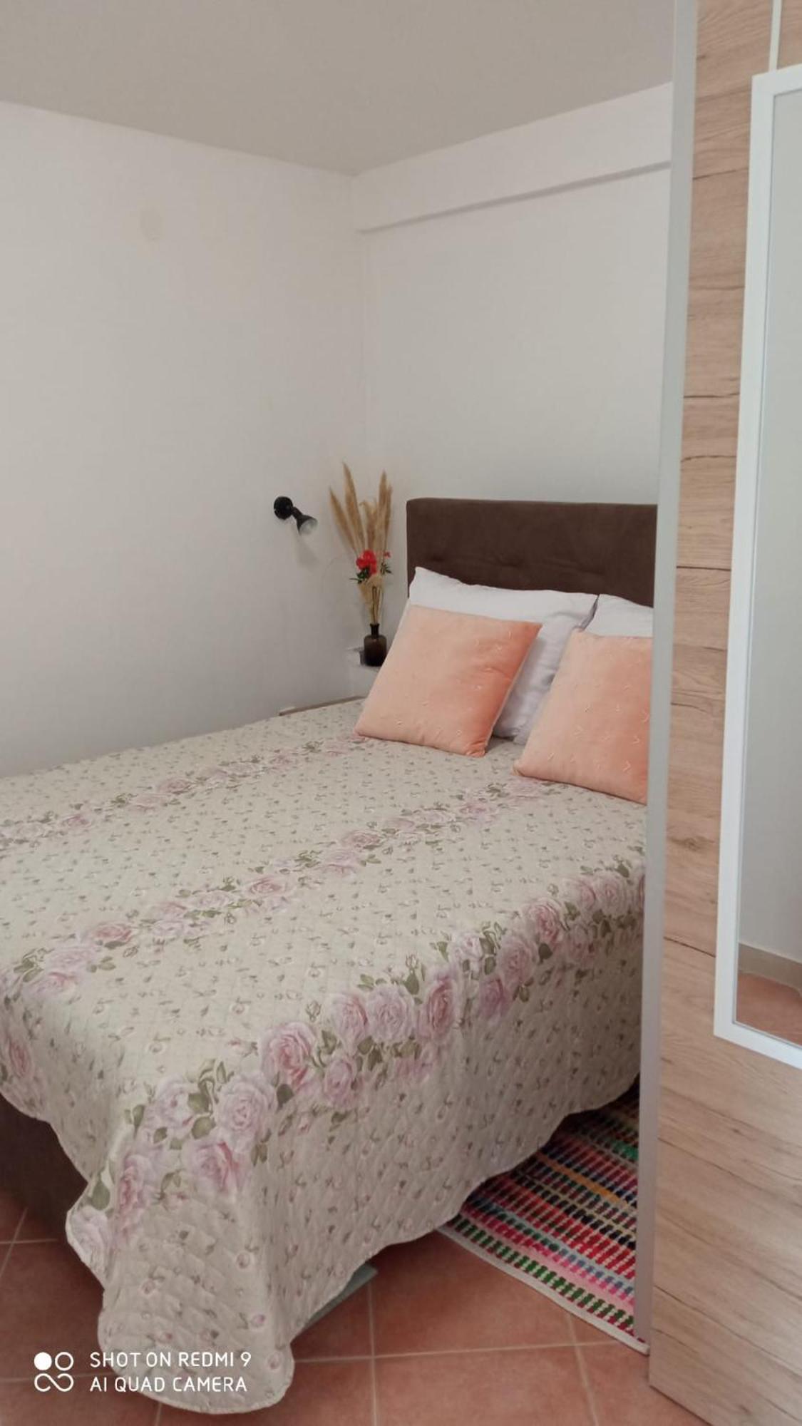 Apartmani Nikola Биоград-на-Мору Экстерьер фото