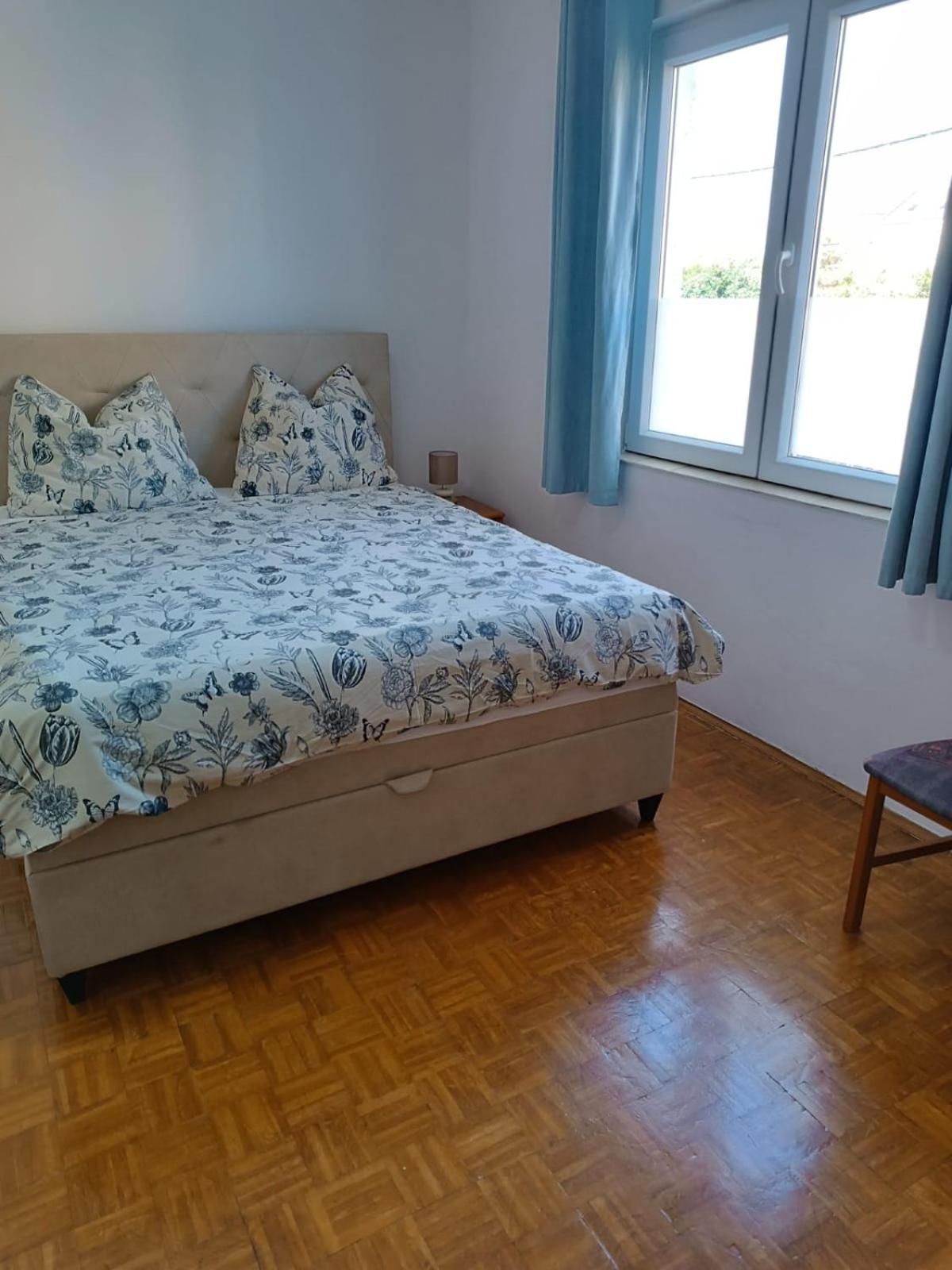 Apartmani Nikola Биоград-на-Мору Экстерьер фото